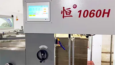 Máquina de corte e vinco automática plana HF-1060H