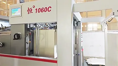 Máquina de corte e vinco automática plana HF-1060C