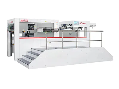 Máquina de corte e vinco plana automática