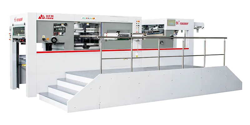 Máquina de corte e vinco plana automática com unidade de descarte (até 450 ton)