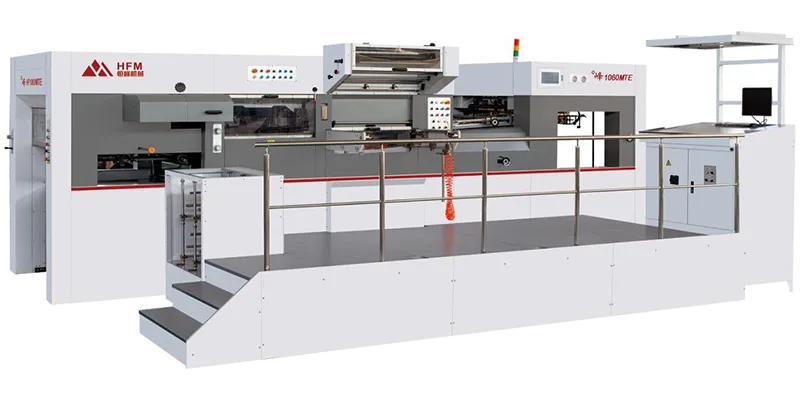 Máquina de corte e vinco plana automática com hot stamping (até 450 ton)
