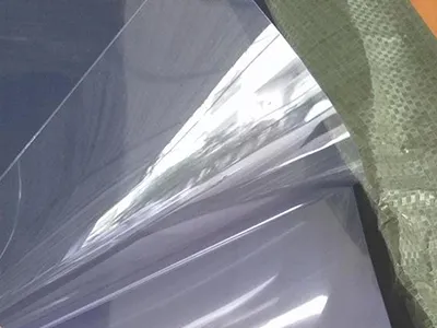 Máquina de corte e vinco plana automática com hot stamping (até 700 ton)